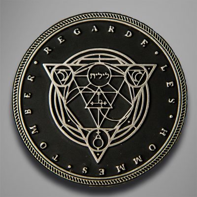 REGARDE LES HOMMES TOMBER . Pins Rond